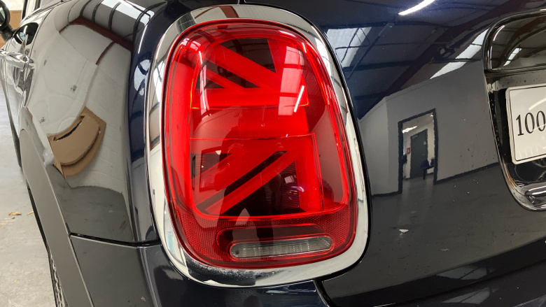 MINI Hatchback 1.5 Cooper Exclusive 5dr Auto Petrol Hatchback